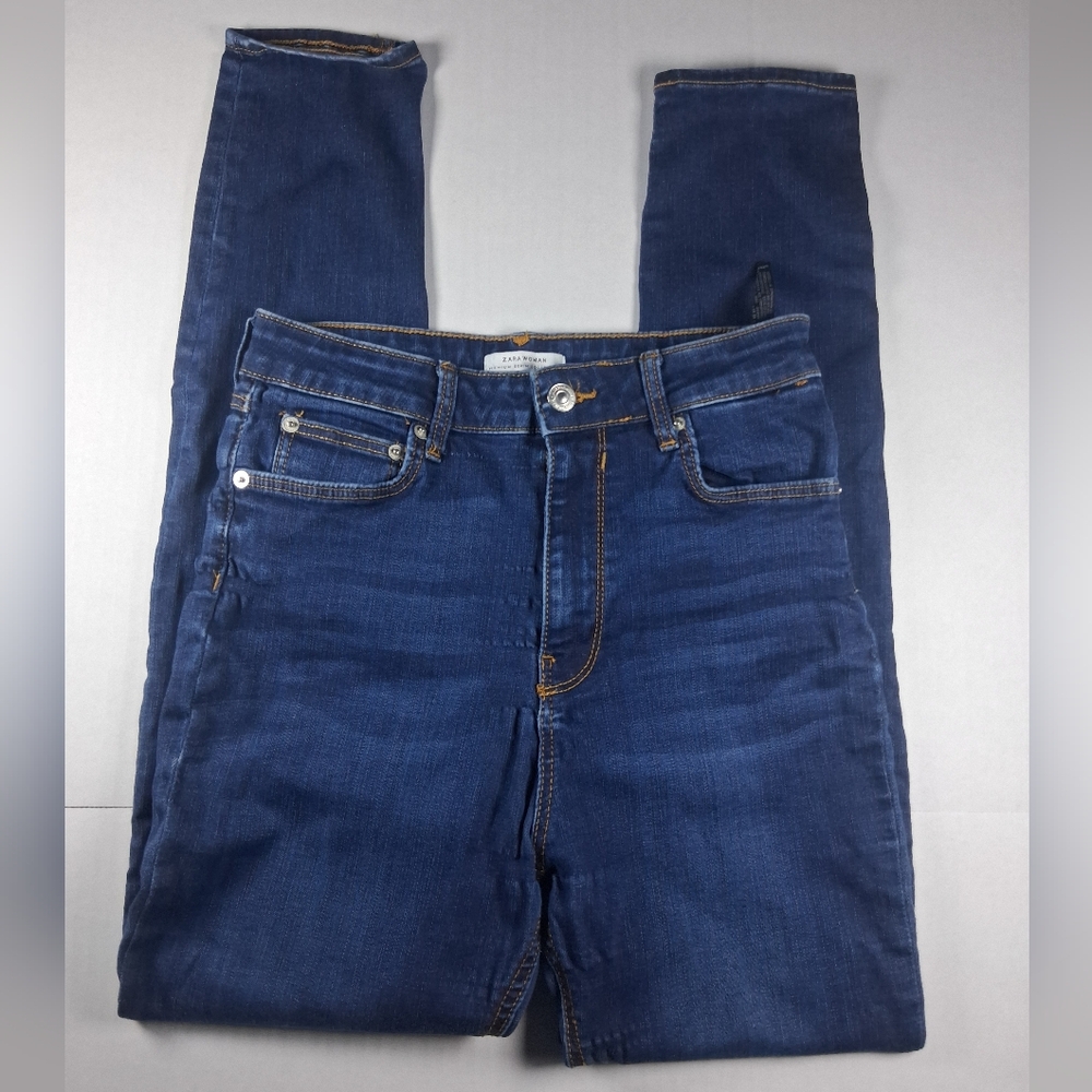 Zara women Denim jeans size 6 NWOT